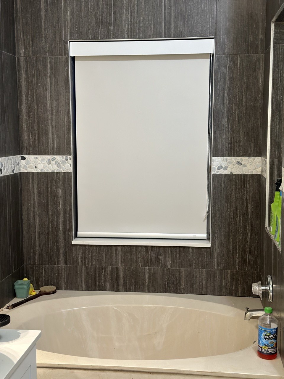 Roller shade Fort Lauderdale bathroom above the tub